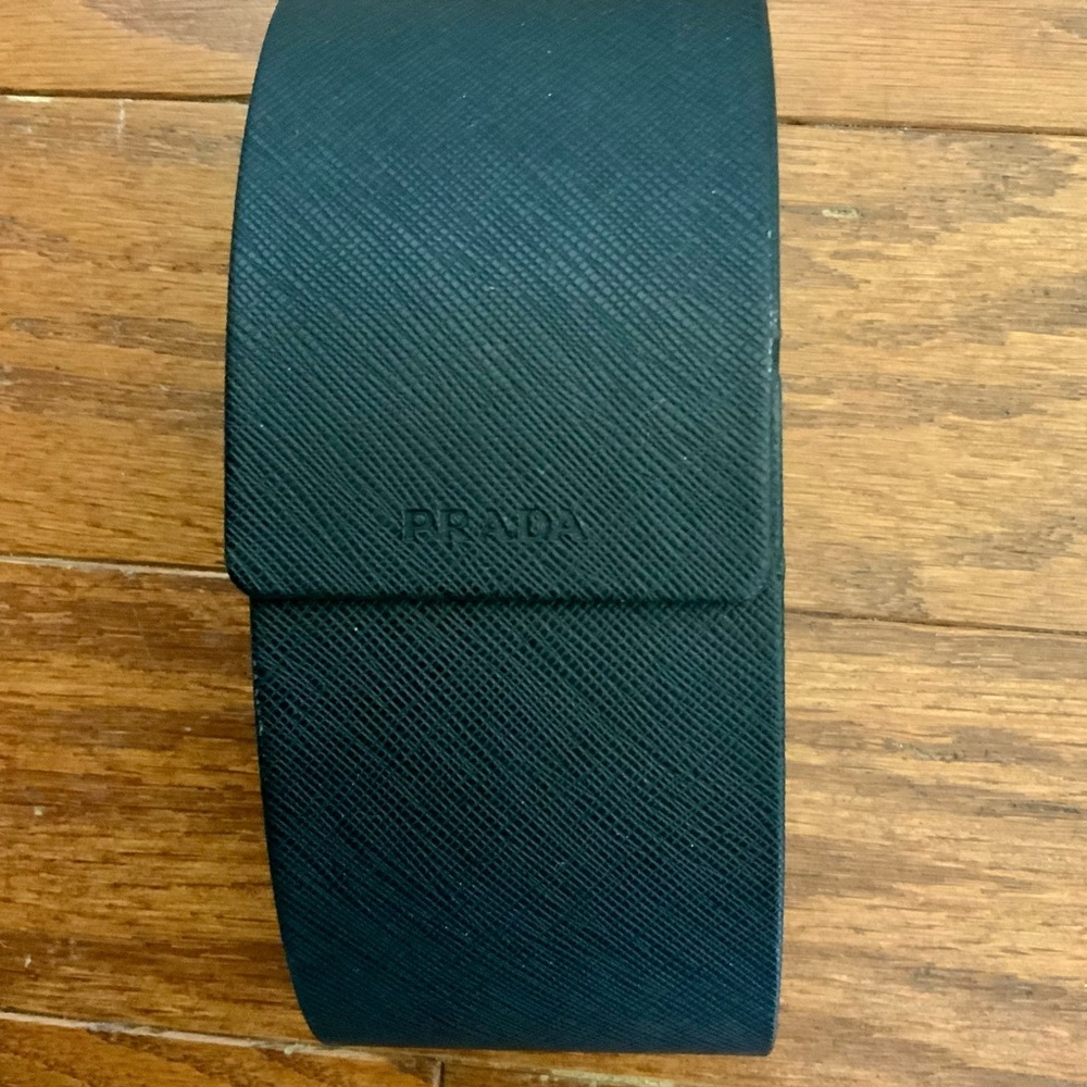NWOT..PRADA sunglasses with case - Picture 6 of 7